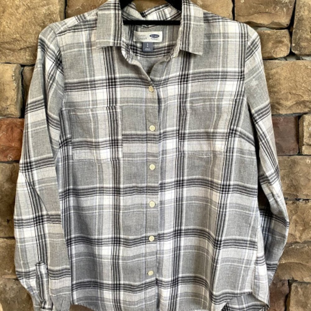 Old Navy gray plaid flannel shirt